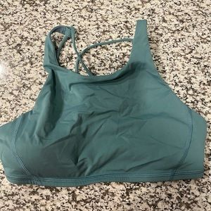 High neck sport bra